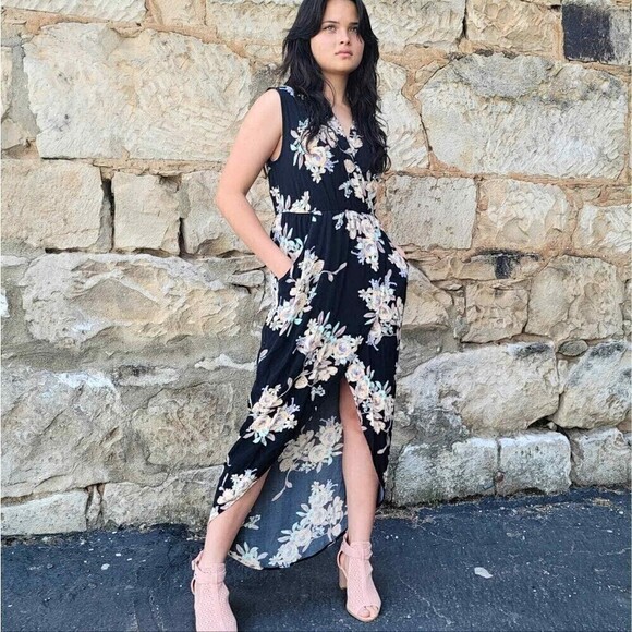 ASTR The Label Sleeveless Floral Hi Lo Faux Wrap Maxi Dress Black Size Medium - Picture 1 of 11